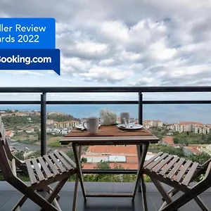 Reed's View Apartment